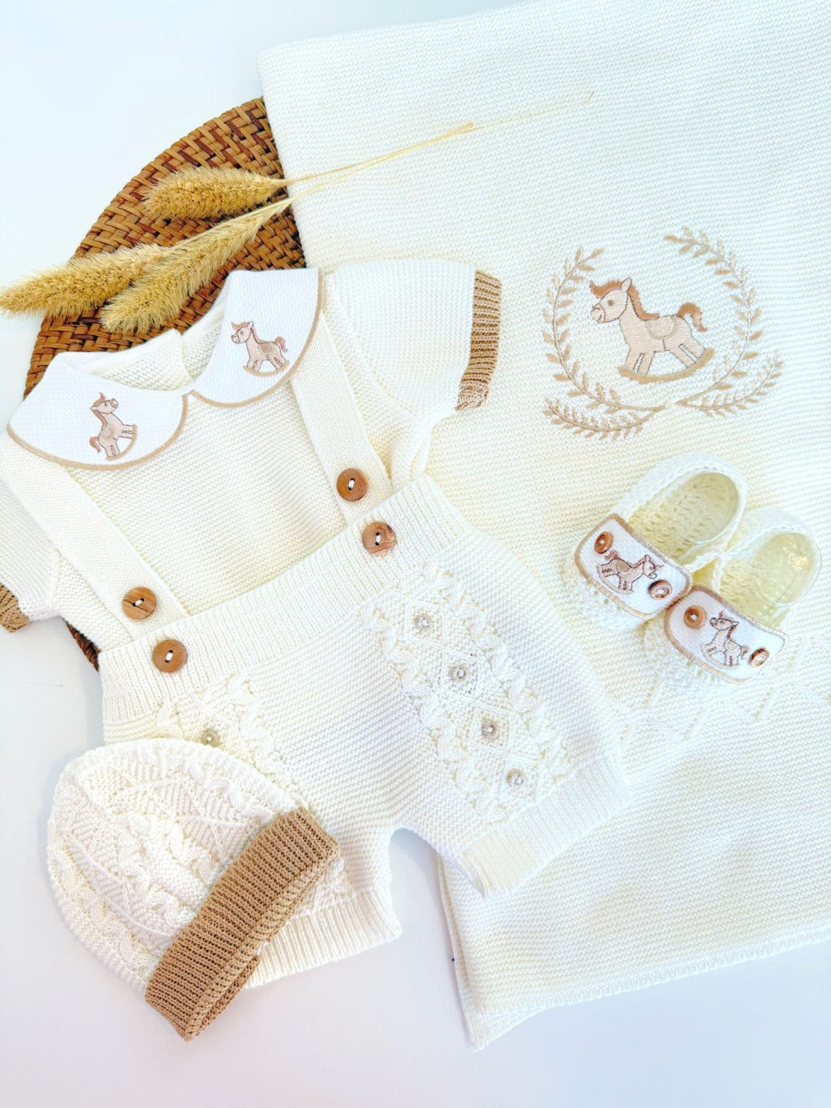 SET PETO CORTO CABALLiTO CON MANTA Y BOTiNES