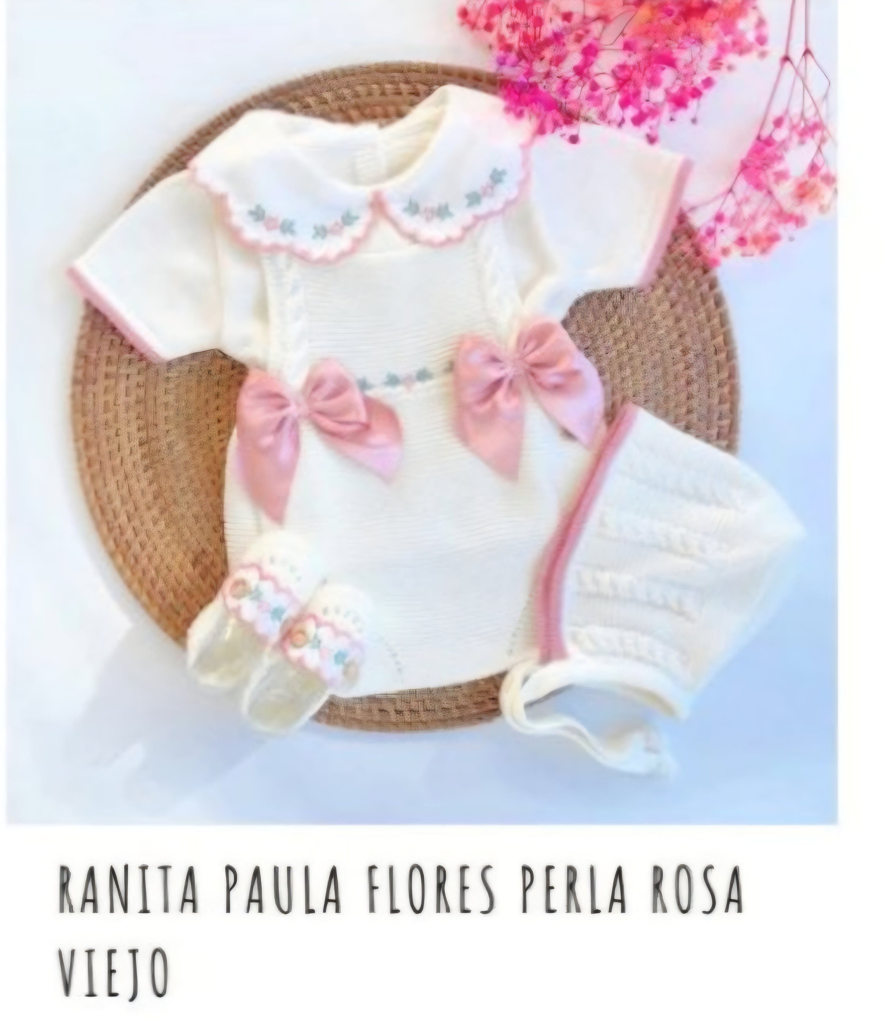 RANITA PAULA FLORES CON BOTINES